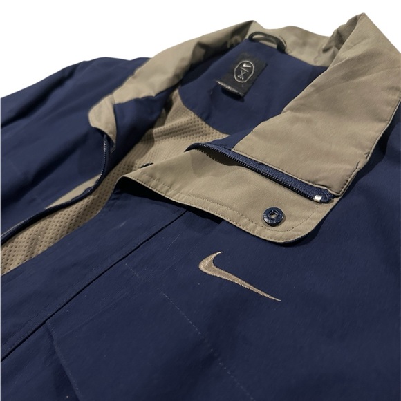 Vintage Nike Golf Windbreaker Jacket w/ Embroidered Logo - Picture 3 of 6